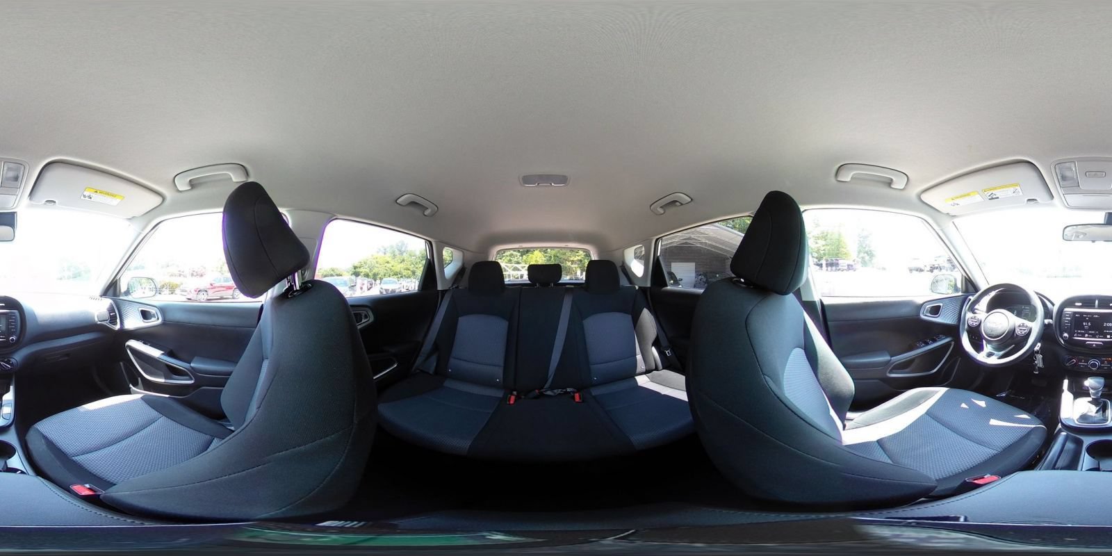 Used 2025 Kia Soul LX w/ LX Technology Package FWD image 38