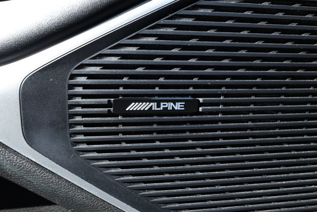 Used 2024 Jeep Wagoneer L Series II RWD image 23