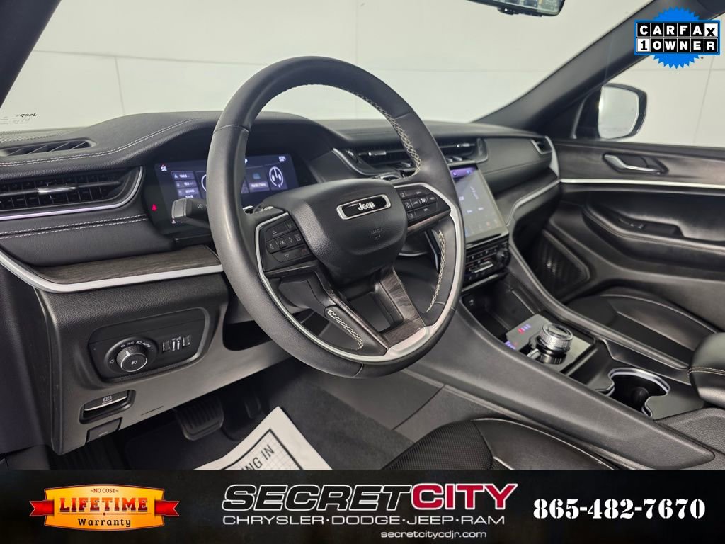 Used 2024 Jeep Grand Cherokee L Limited w/ Luxury Tech Group II image 11
