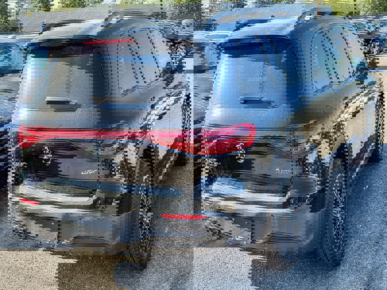 Used 2024 Mercedes-Benz EQB 350 4MATIC SUV image 4