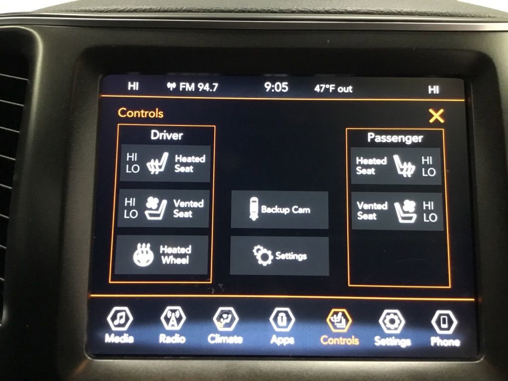 Used 2022 Jeep Cherokee Trailhawk AWD/4WD image 30