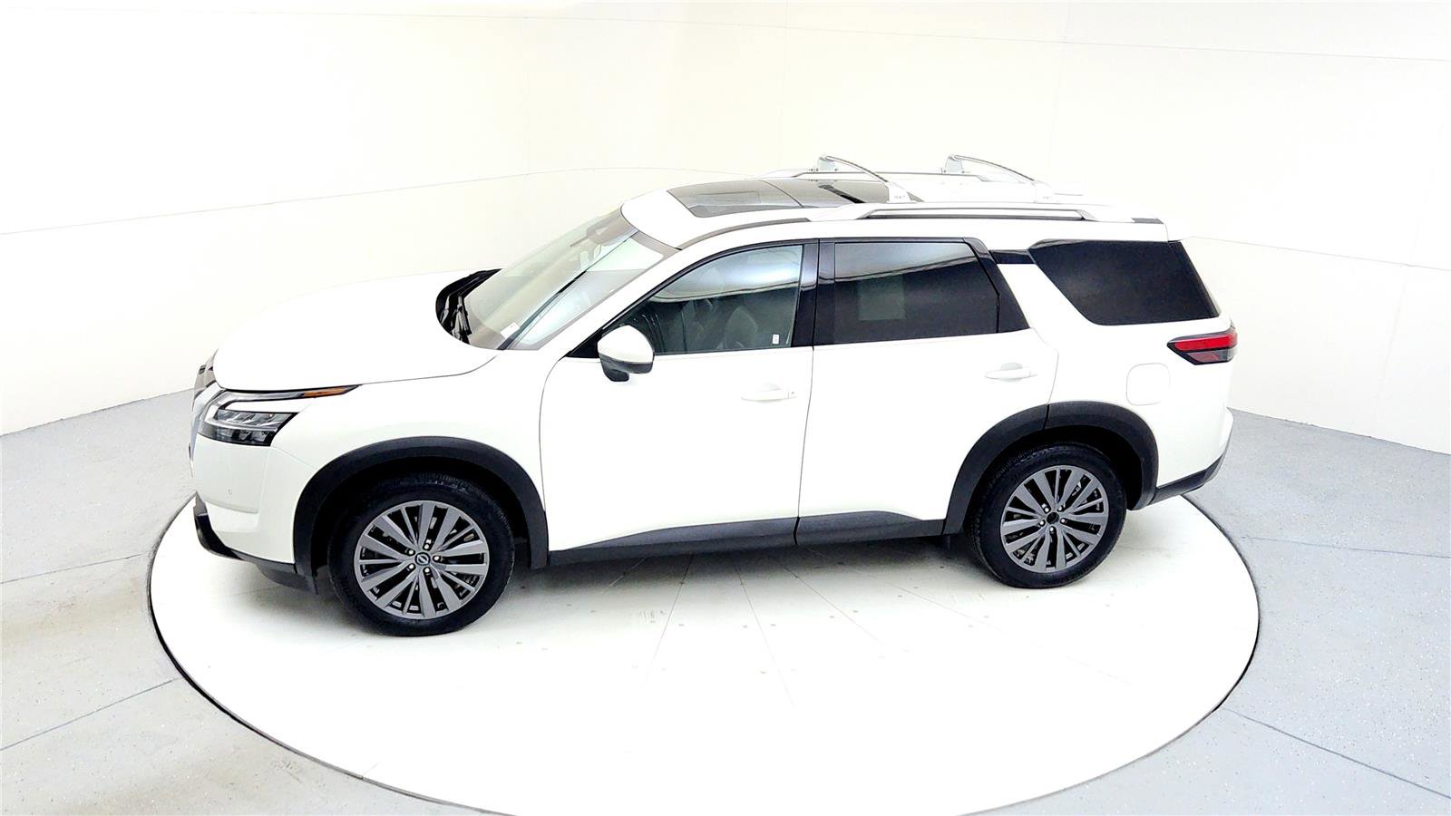 Used 2023 Nissan Pathfinder SL w/ SL Premium Package image 15