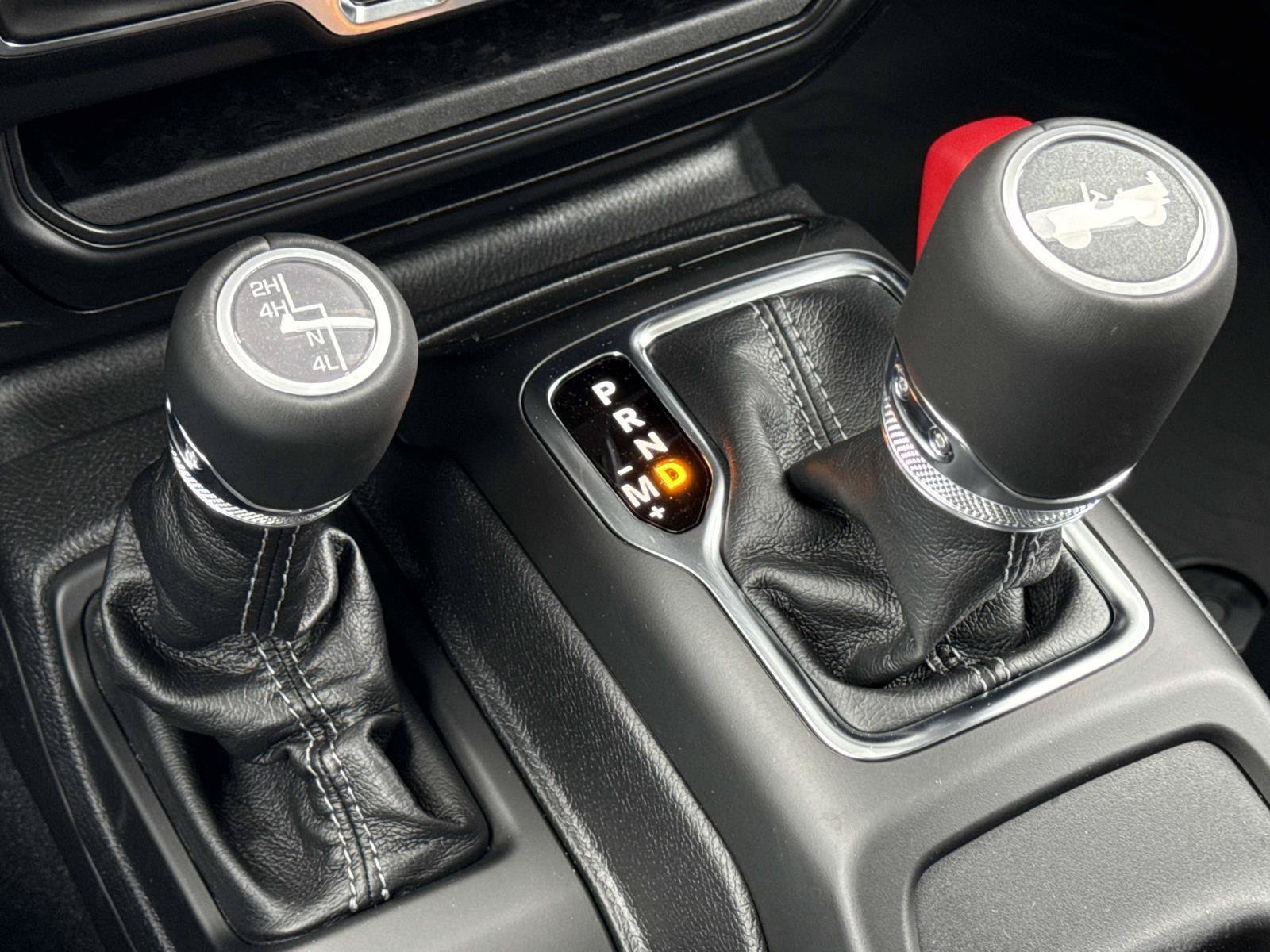 New 2026 Jeep Wrangler Unlimited Sahara AWD/4WD image 30