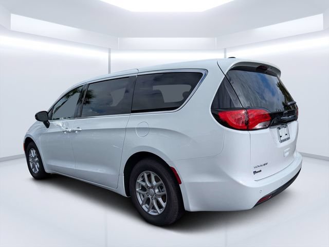 New 2026 Chrysler Voyager LX FWD image 5