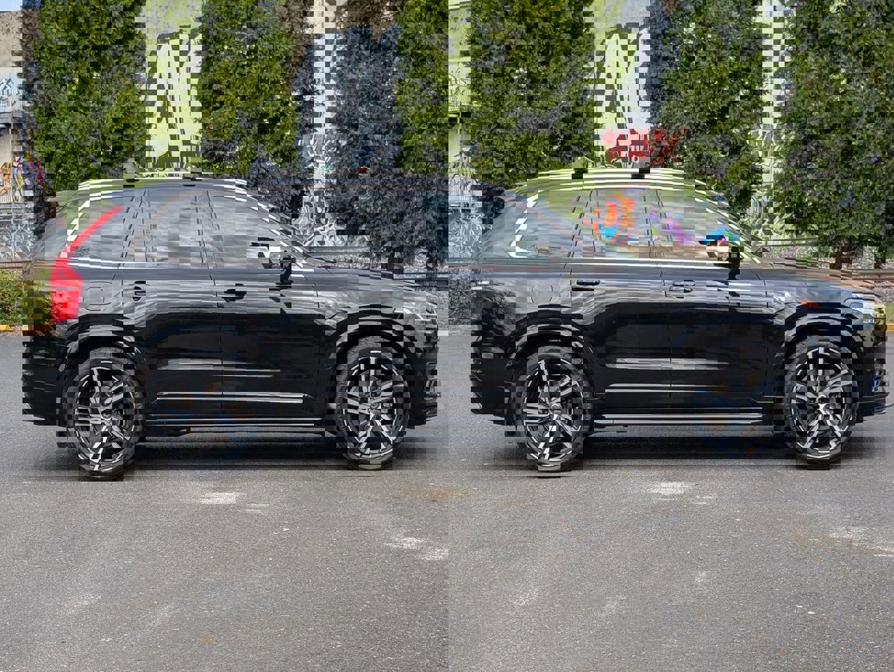 Used 2019 Volvo XC90 T8 R-Design w/ Advanced Package image 8