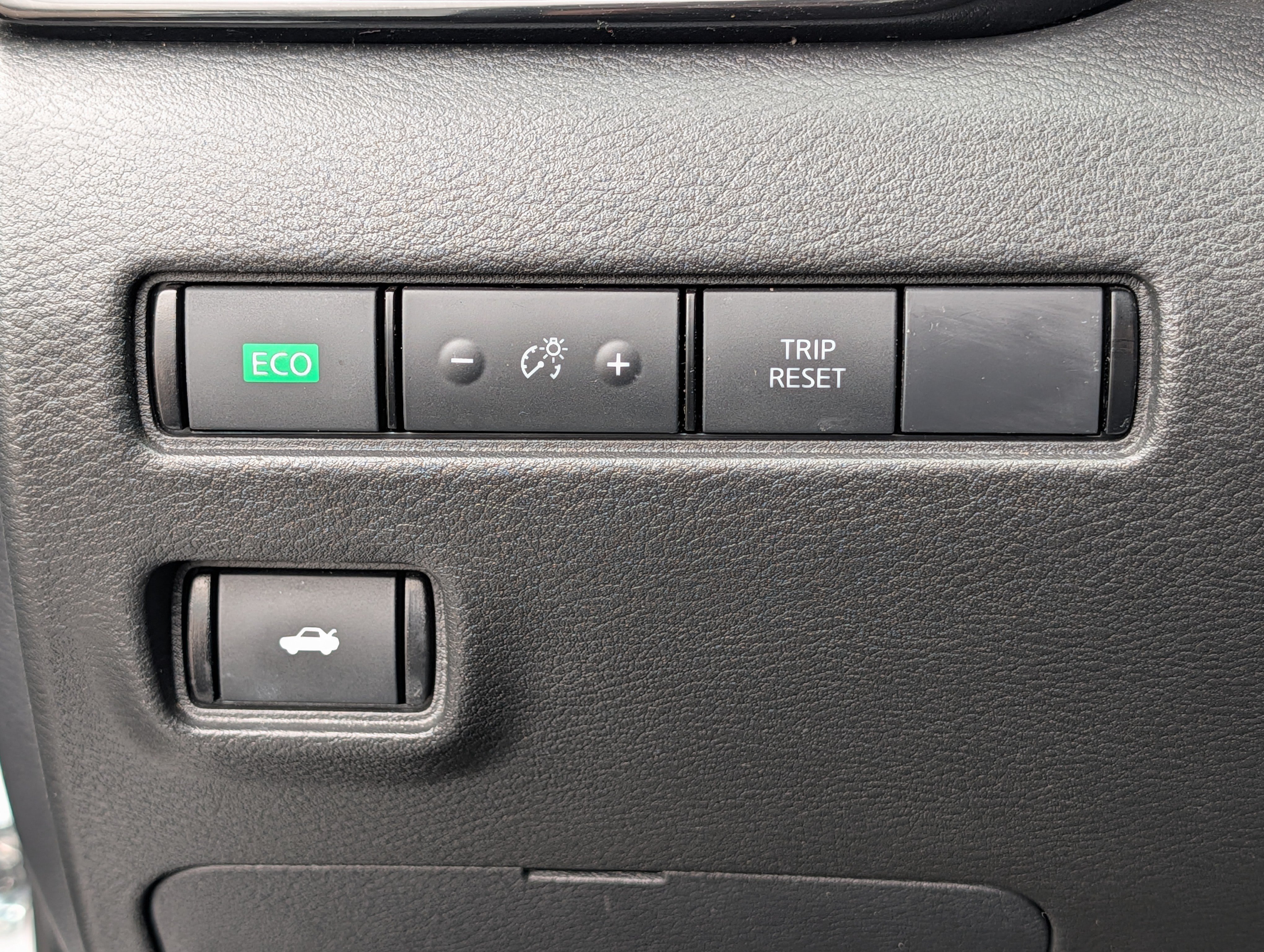 Used 2024 Nissan Sentra SV FWD image 26