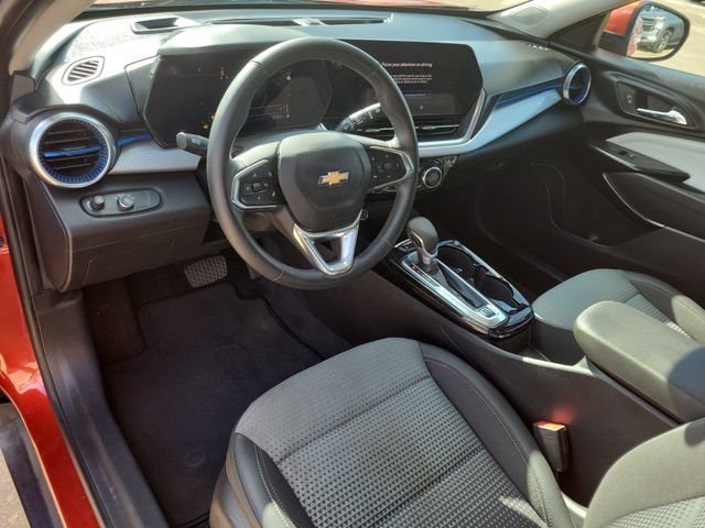 Used 2024 Chevrolet Trax LT w/ Driver Confidence Package FWD image 15