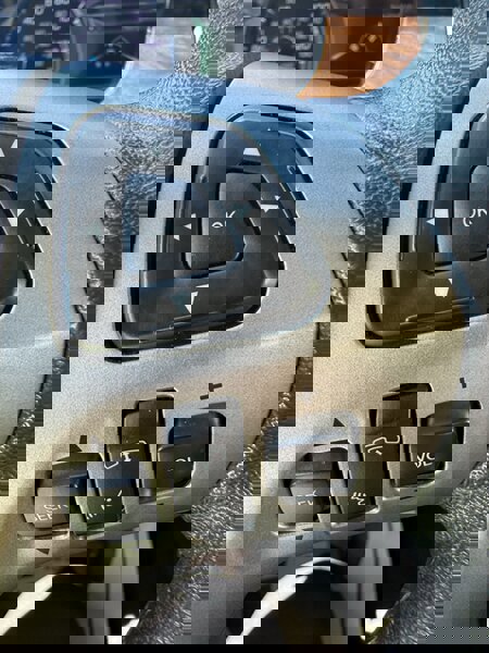 Used 2017 Ford Taurus Limited image 31