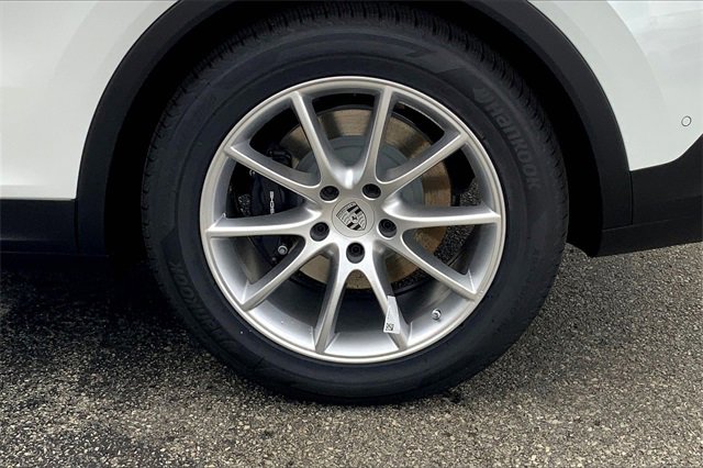 New 2026 Porsche Cayenne Coupe image 17