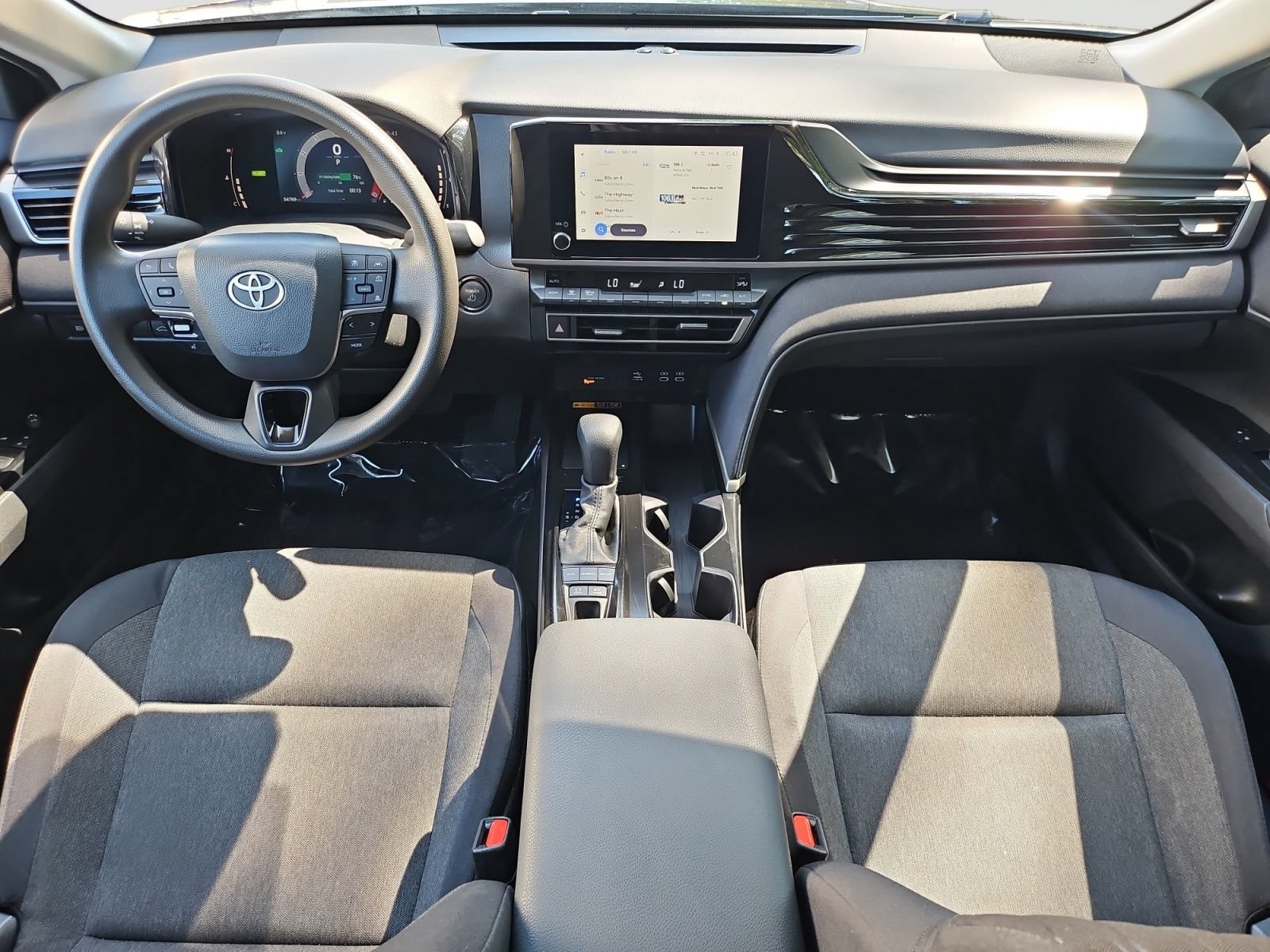 Used 2025 Toyota Camry LE FWD image 16