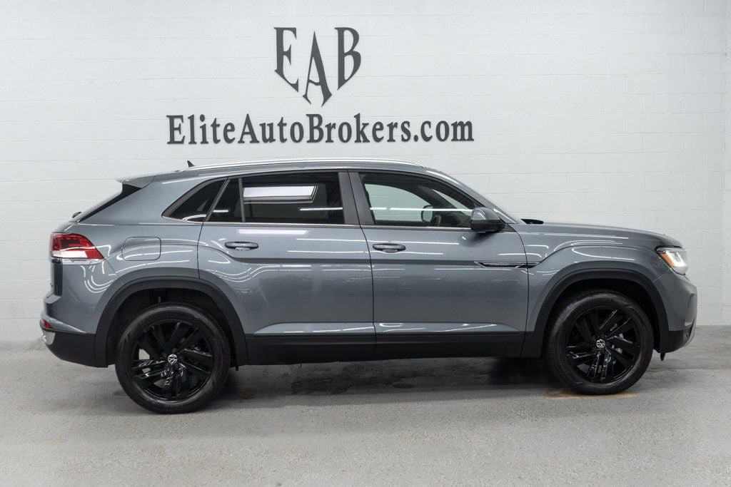 Used 2023 Volkswagen Atlas Cross Sport SE w/ Black Wheel Package AWD/4WD image 5