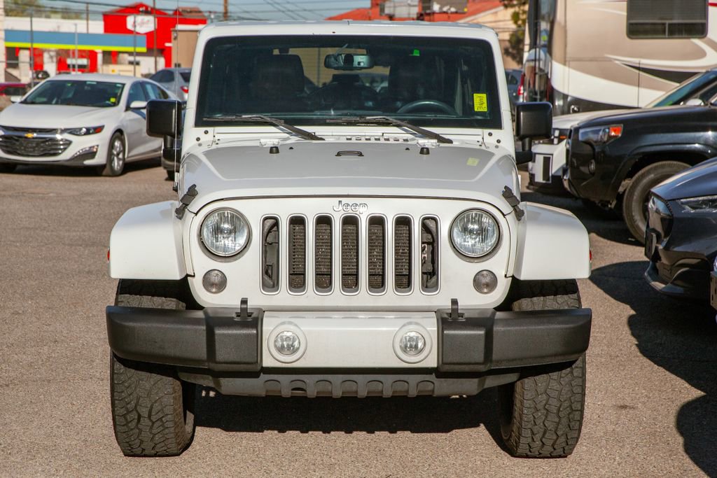 Used 2016 Jeep Wrangler Unlimited Sahara w/ Connectivity Group image 3