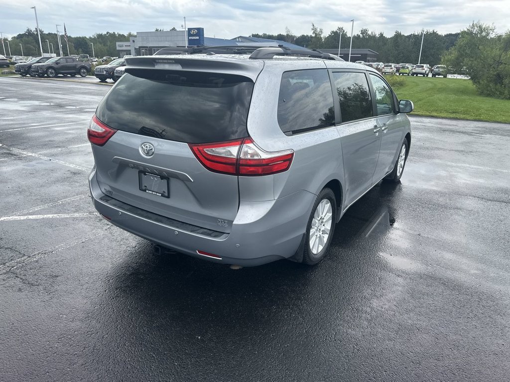 Used 2015 Toyota Sienna XLE Premium AWD/4WD image 8