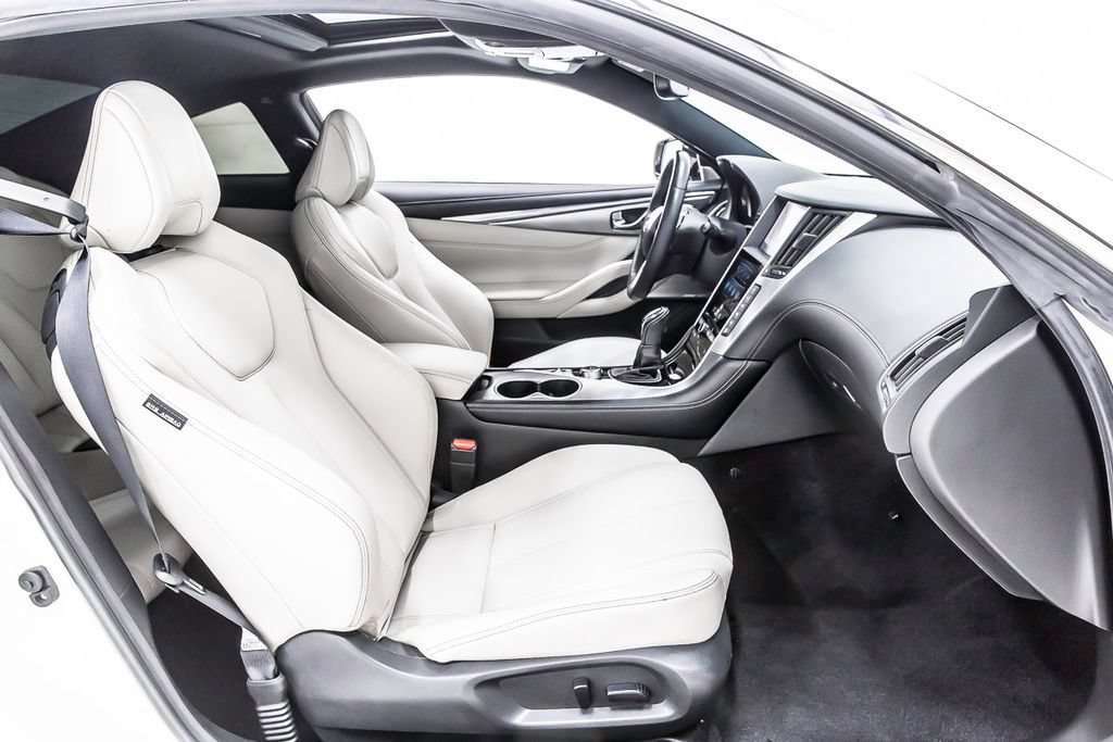 Used 2018 INFINITI Q60 3.0t Luxe w/ Sensory Package 3.0T Luxe RWD image 31