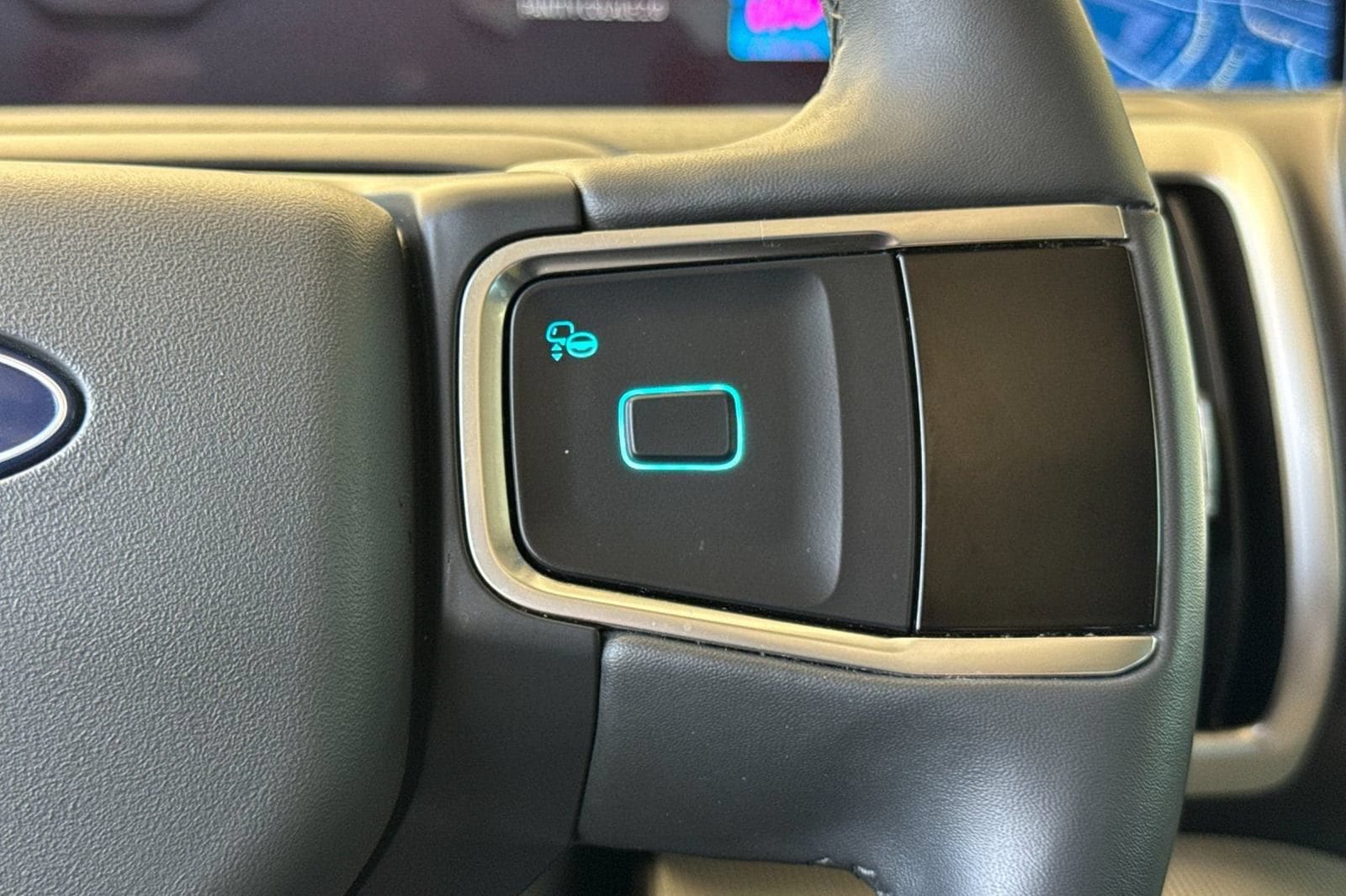 Used 2025 Ford Expedition Active RWD image 33