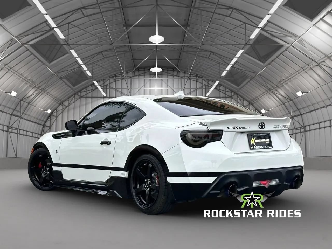 Used 2017 Toyota 86 860 Special Edition RWD image 2