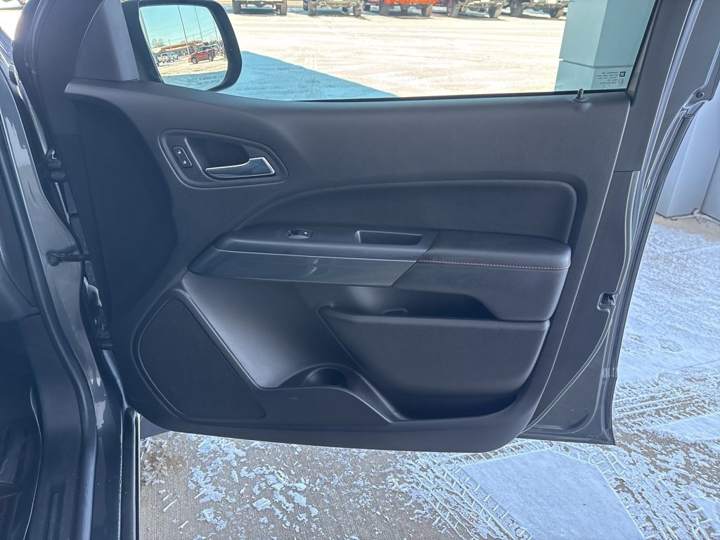 Used 2016 GMC Canyon SLE w/ All Terrain Package image 29