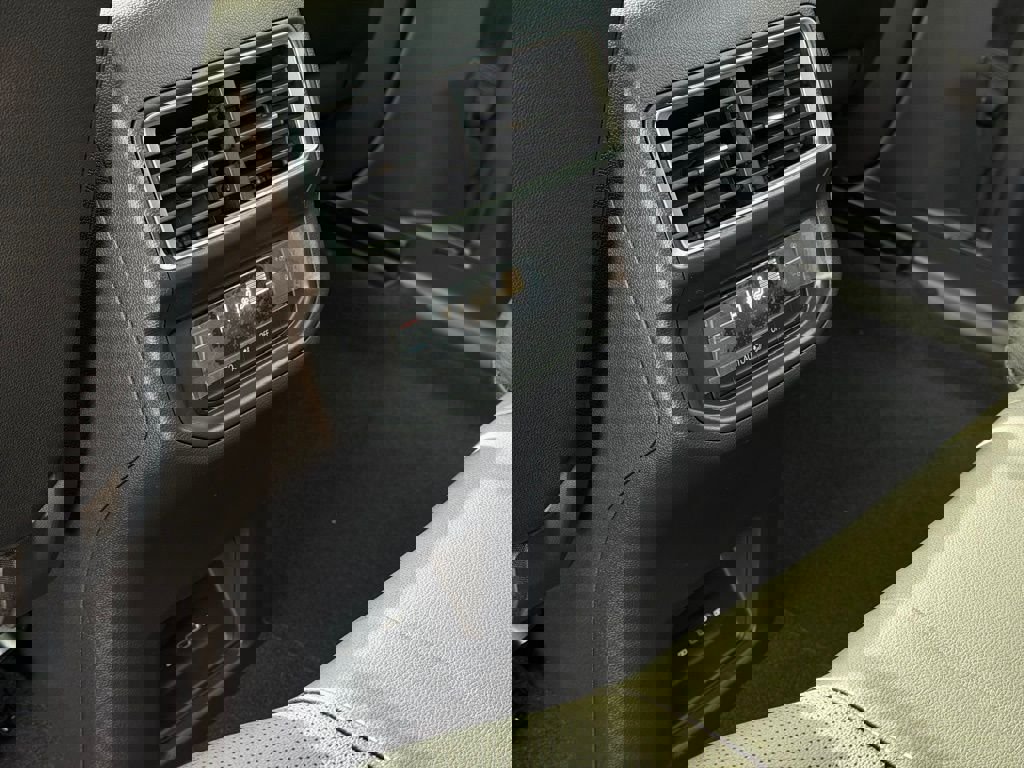 New 2026 Volkswagen Atlas SE image 28