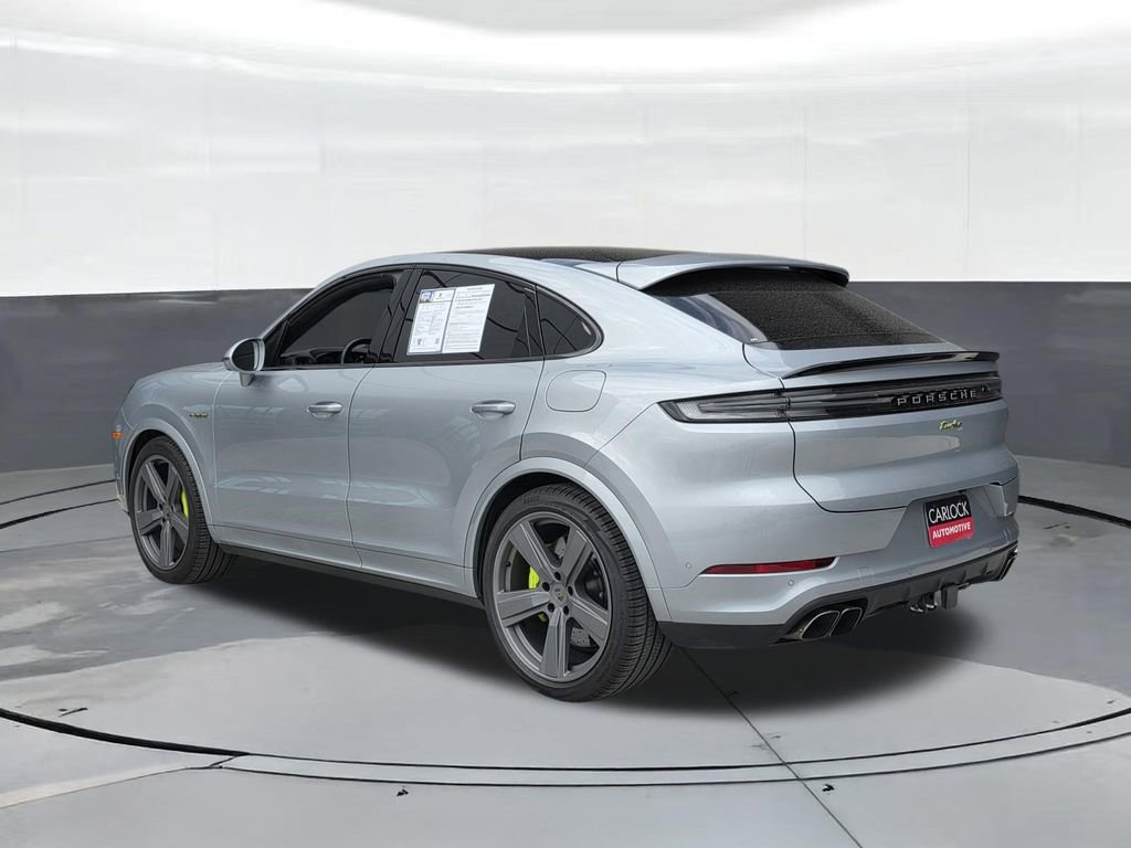 Certified 2025 Porsche Cayenne Turbo image 3
