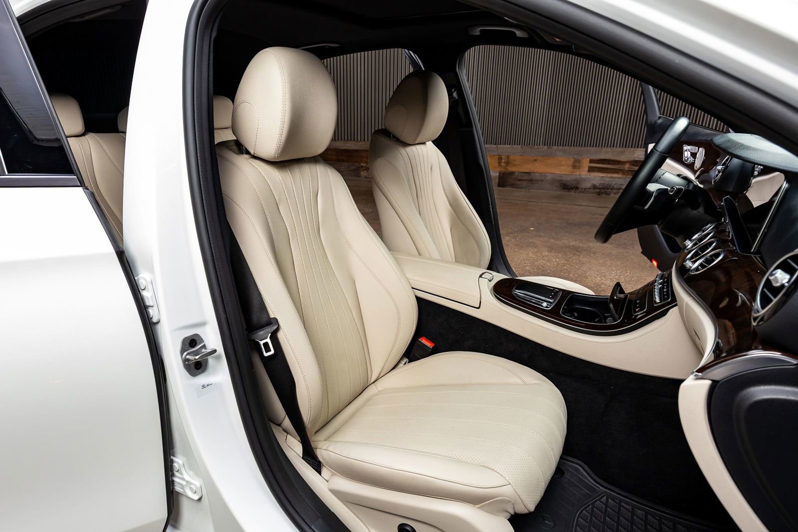 Used 2021 Mercedes-Benz E 450 4MATIC Sedan image 26