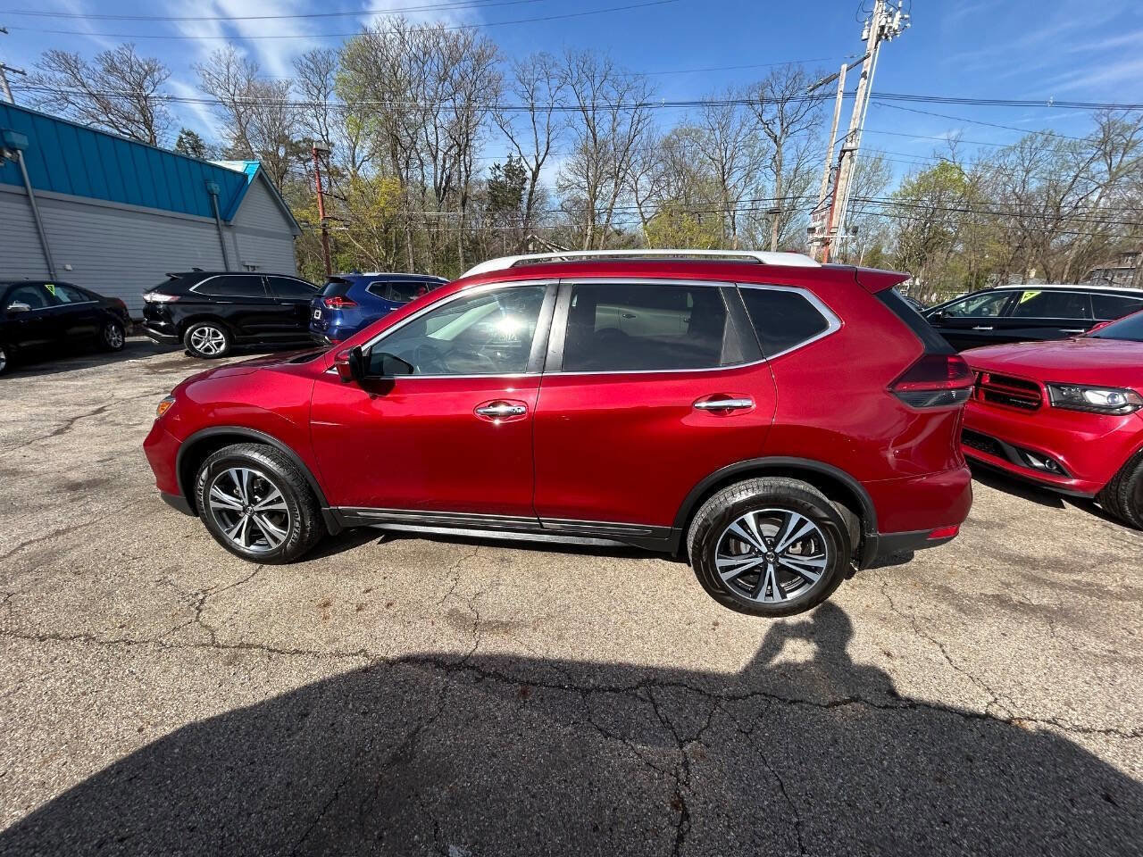 Used 2018 Nissan Rogue SL w/ Premium Package image 3