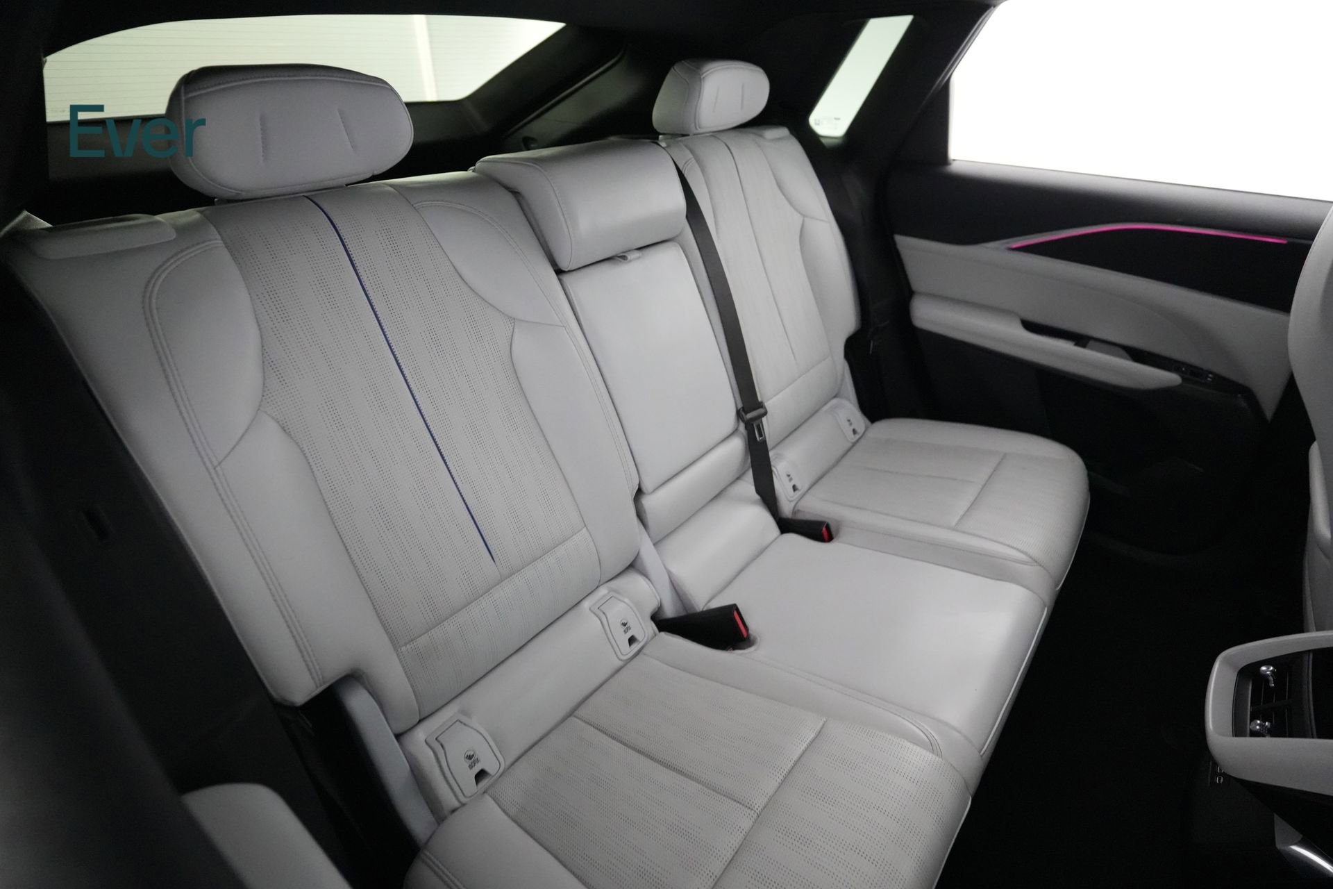 Used 2024 Cadillac Lyriq Luxury RWD image 5