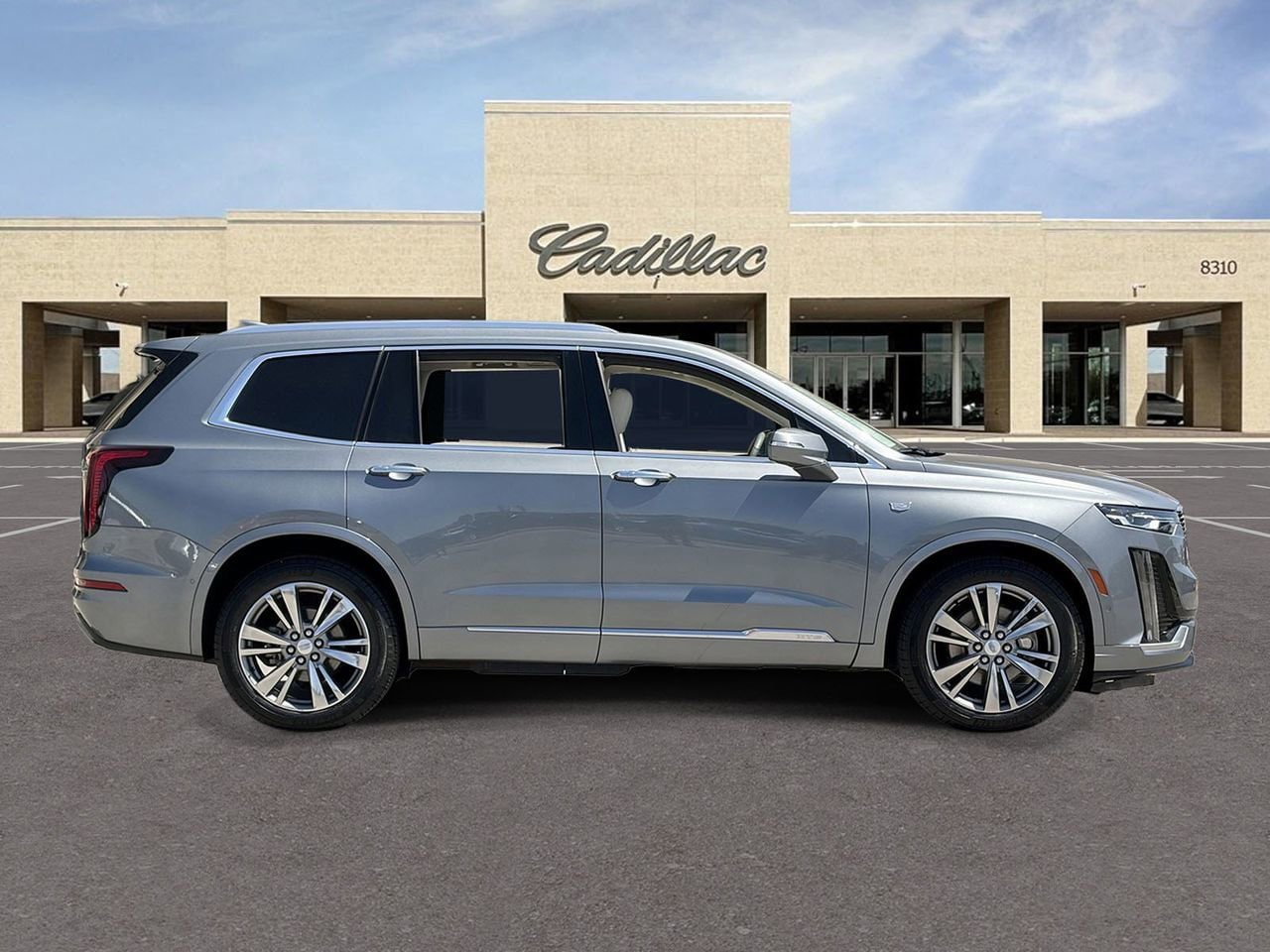 Used 2020 Cadillac XT6 Premium Luxury FWD image 4