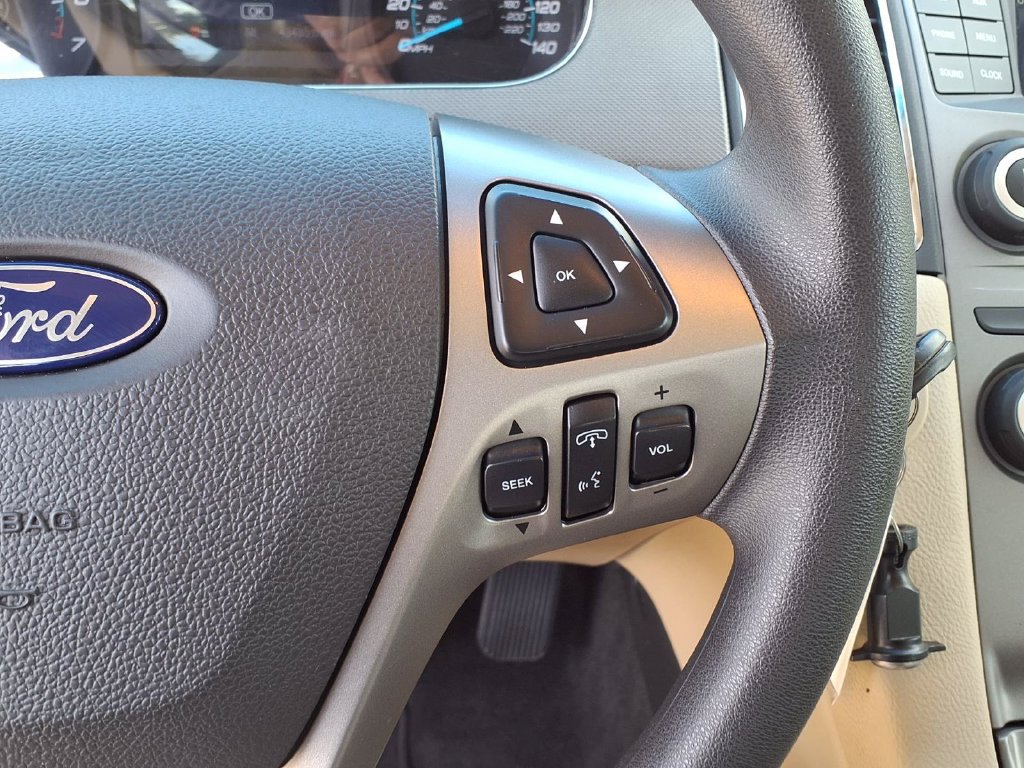 Used 2017 Ford Taurus SE FWD image 30