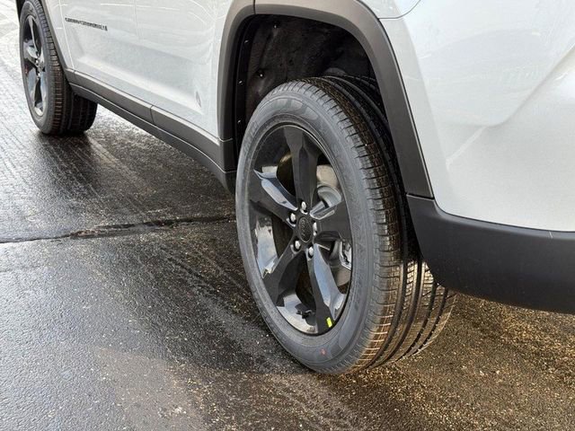 New 2025 Jeep Grand Cherokee Limited w/ Black Appearance Package image 6