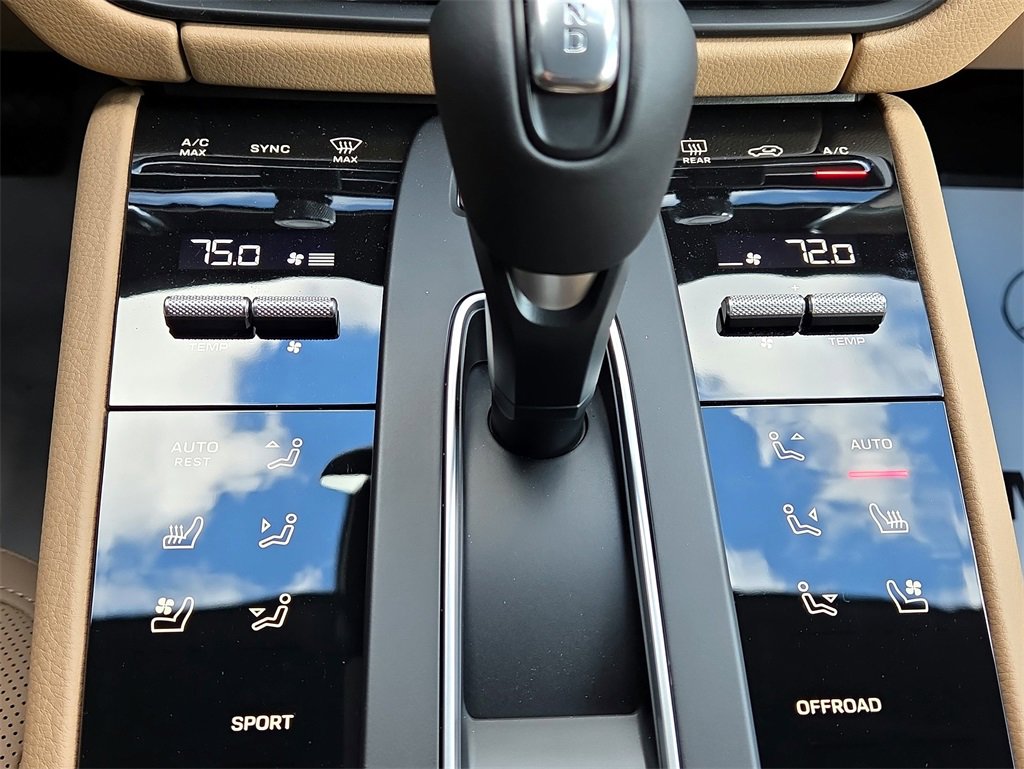 New 2026 Porsche Macan image 13