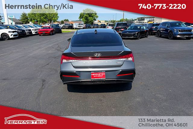 Used 2024 Hyundai Elantra SEL w/ Convenience Package FWD image 23