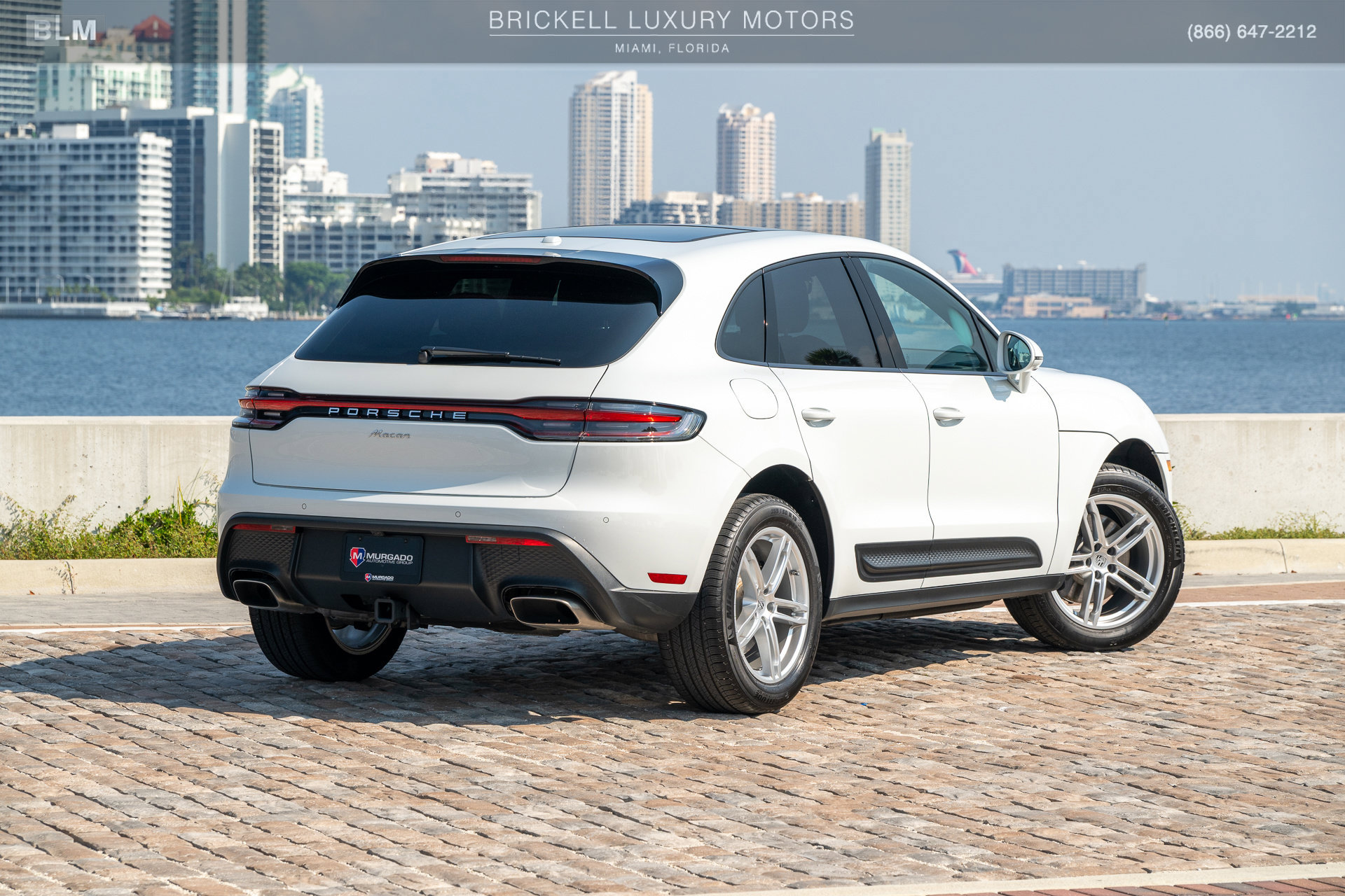 Used 2024 Porsche Macan w/ Premium Plus Package AWD/4WD image 4