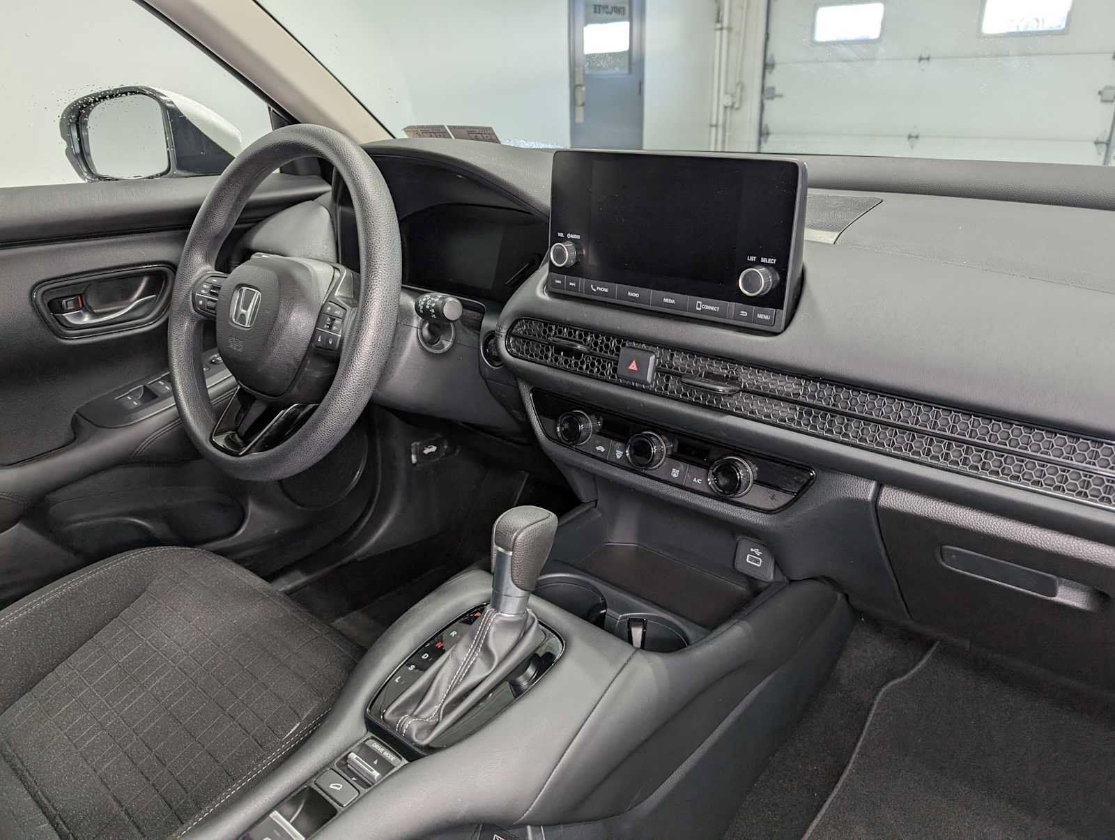 Certified 2024 Honda HR-V LX image 38