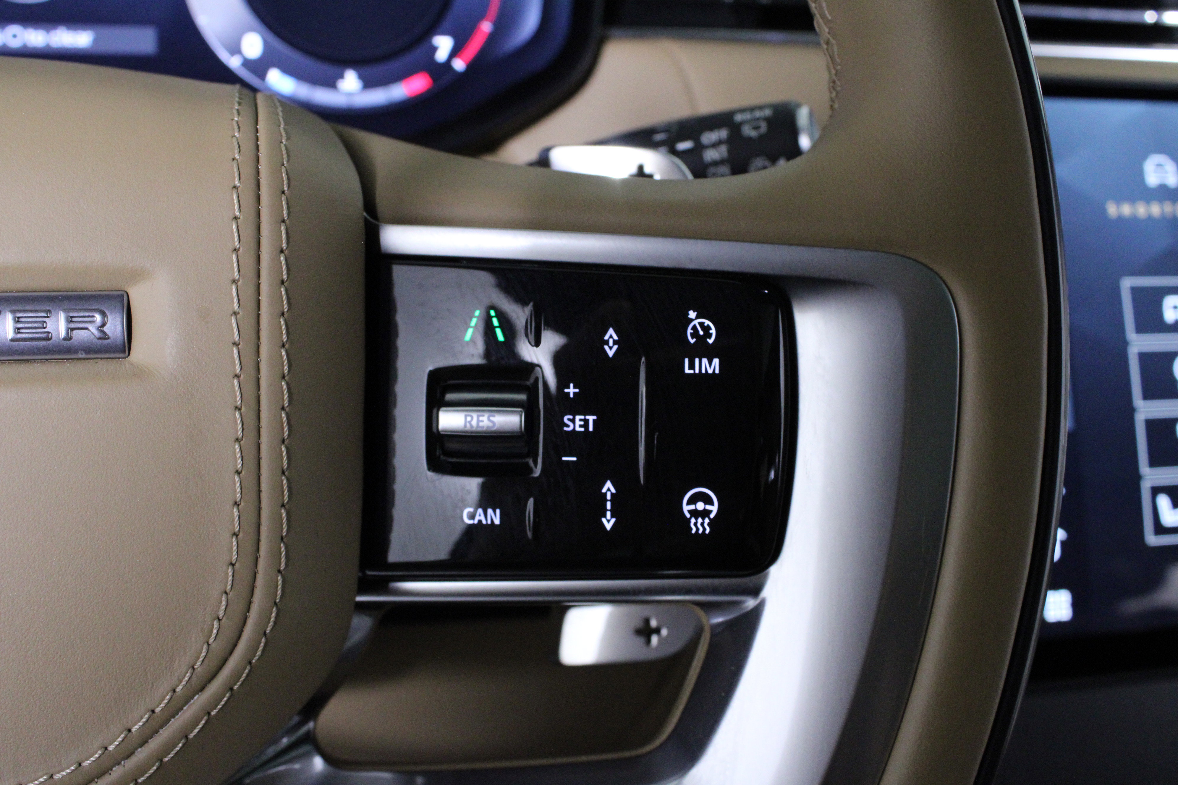 Used 2024 Land Rover Range Rover SE image 23