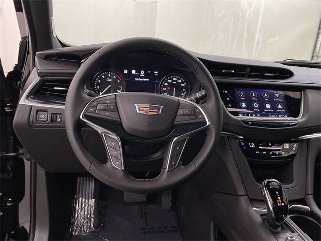 New 2025 Cadillac XT5 Premium Luxury w/ LPO, ONYX Package image 22