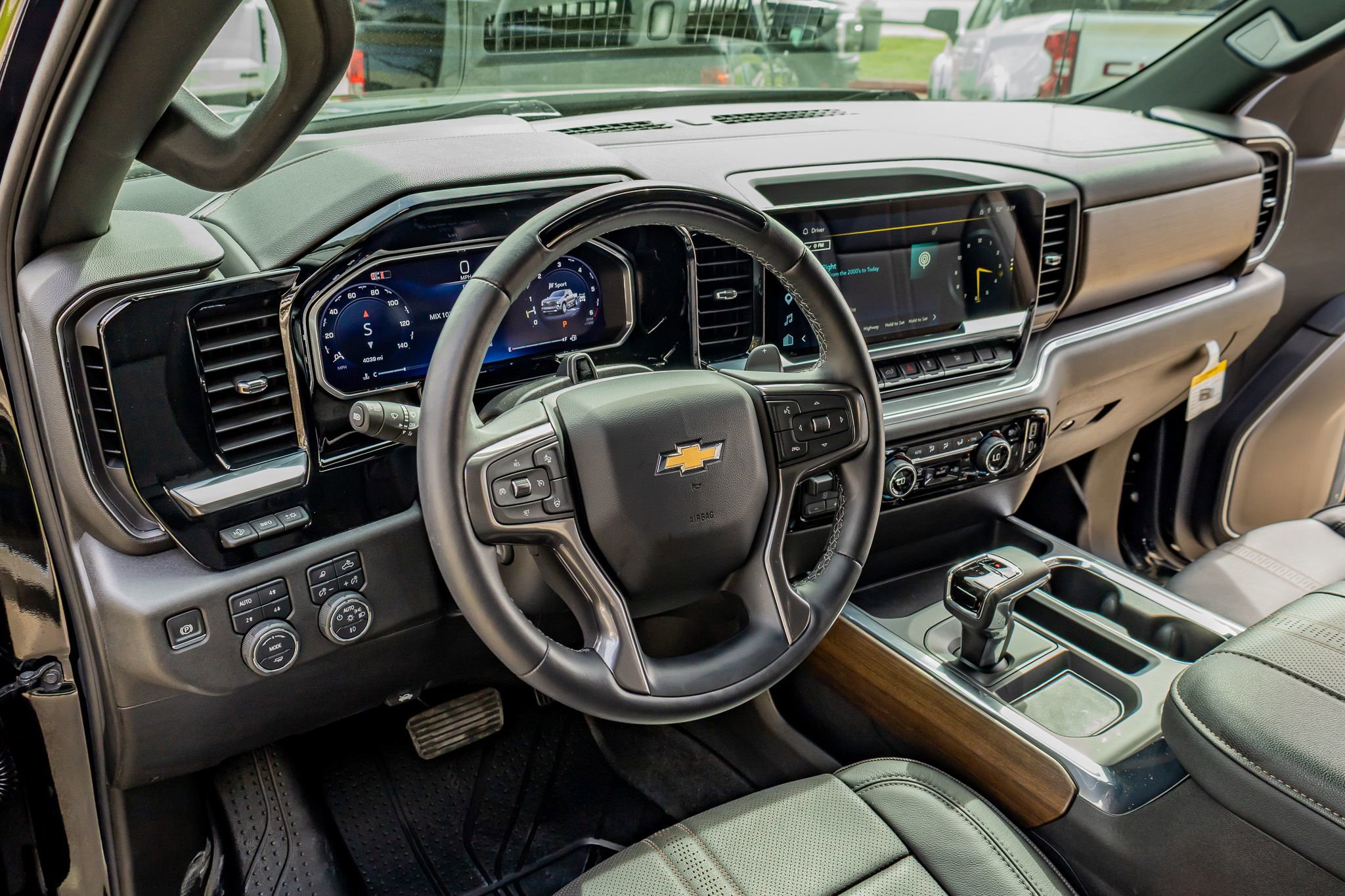 Used 2026 Chevrolet Silverado 1500 High Country image 17