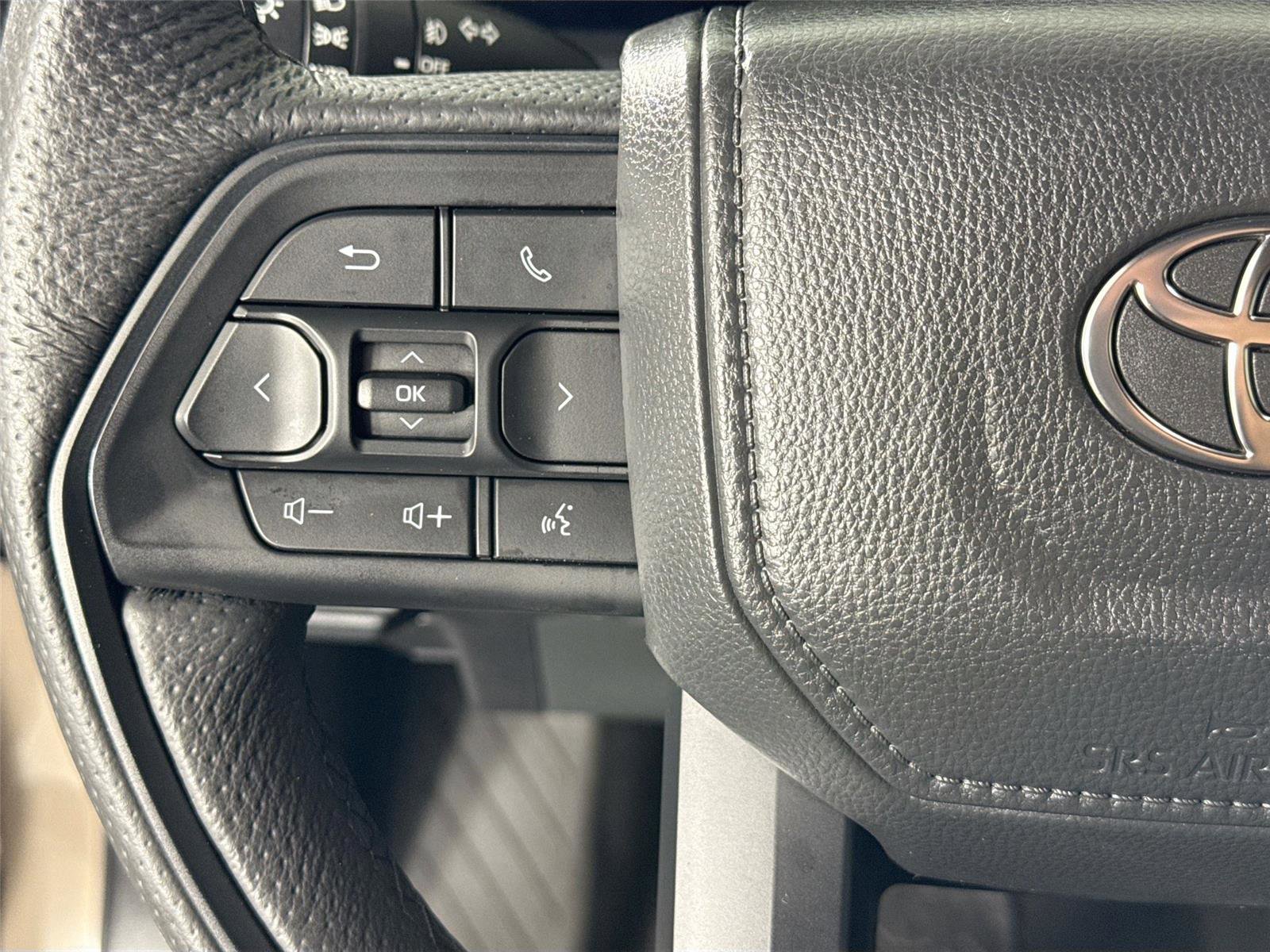 Used 2025 Toyota Tacoma TRD Pro AWD/4WD image 18