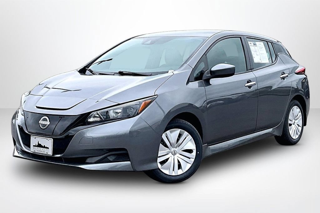 Used 2025 Nissan Leaf S FWD image 3