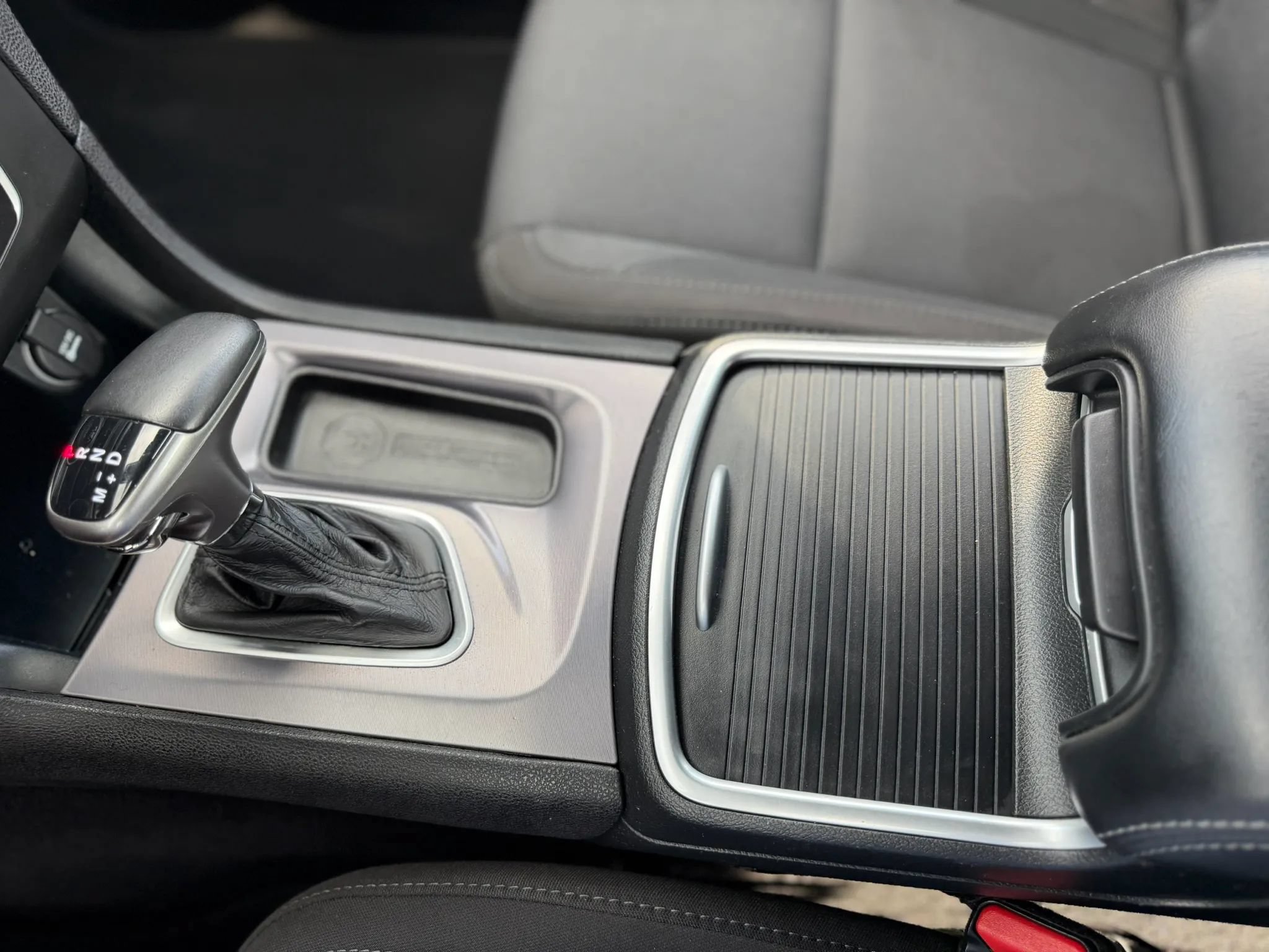 Used 2019 Dodge Charger SXT AWD/4WD image 28