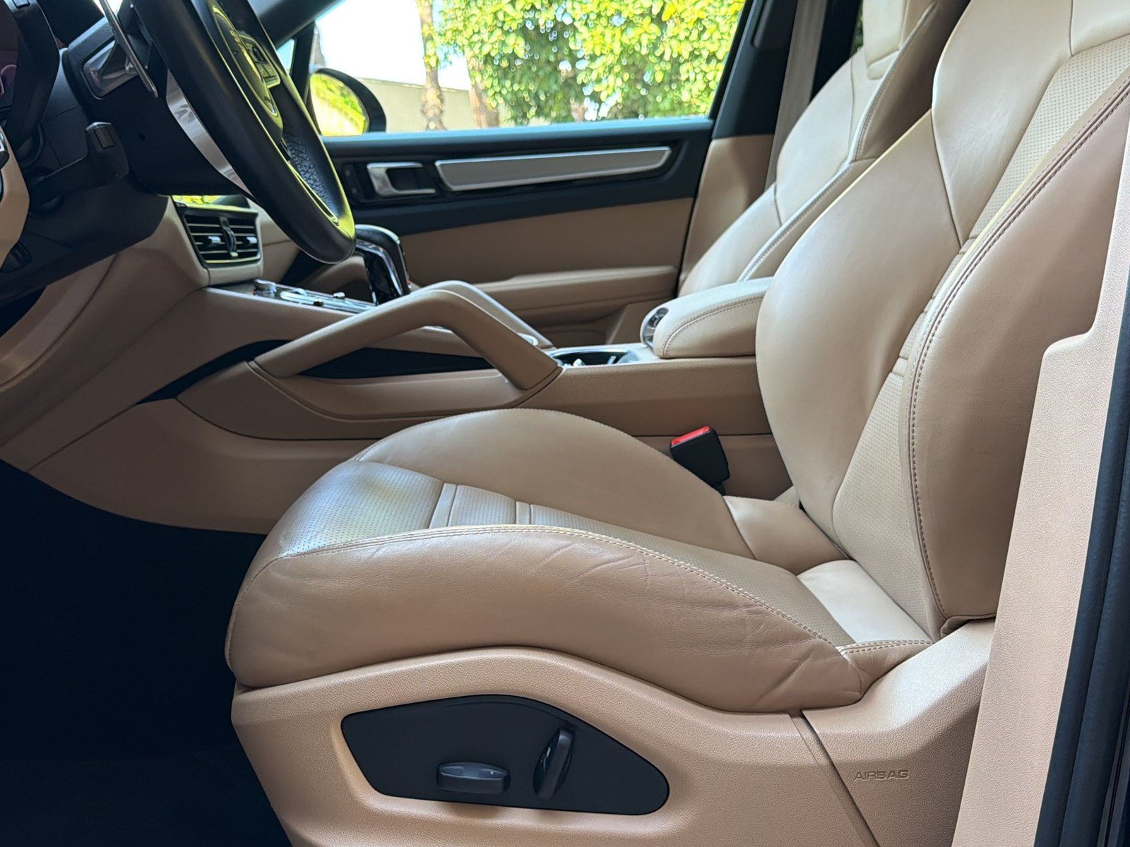 Used 2022 Porsche Cayenne E-Hybrid AWD/4WD image 5