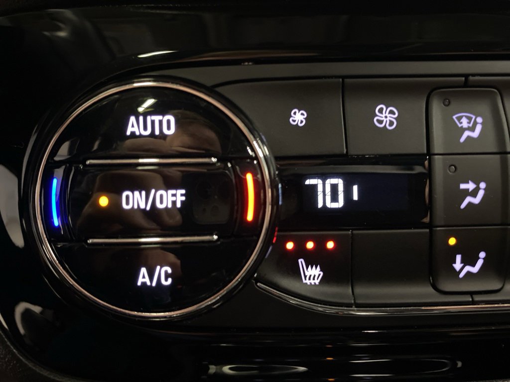 Used 2021 Buick Encore GX Essence w/ Experience Buick Package image 31