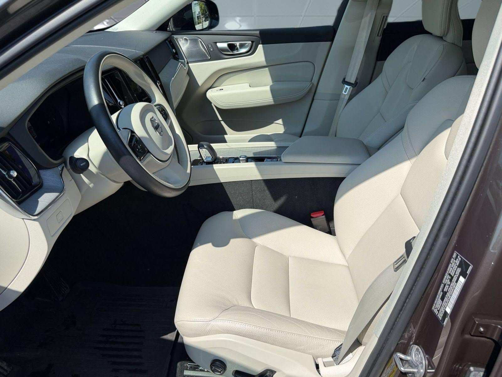 Certified 2025 Volvo XC60 B5 Plus w/ Protection Package Premier AWD/4WD image 5