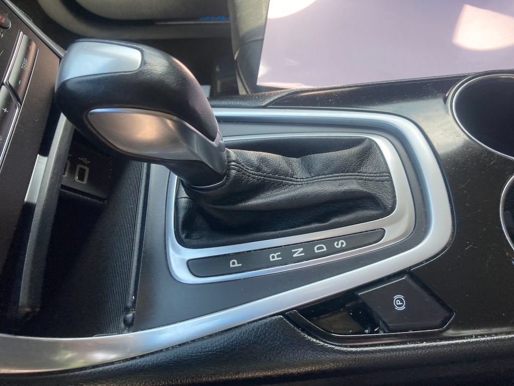 Used 2018 Ford Edge Titanium w/ Cold Weather Package AWD/4WD image 27