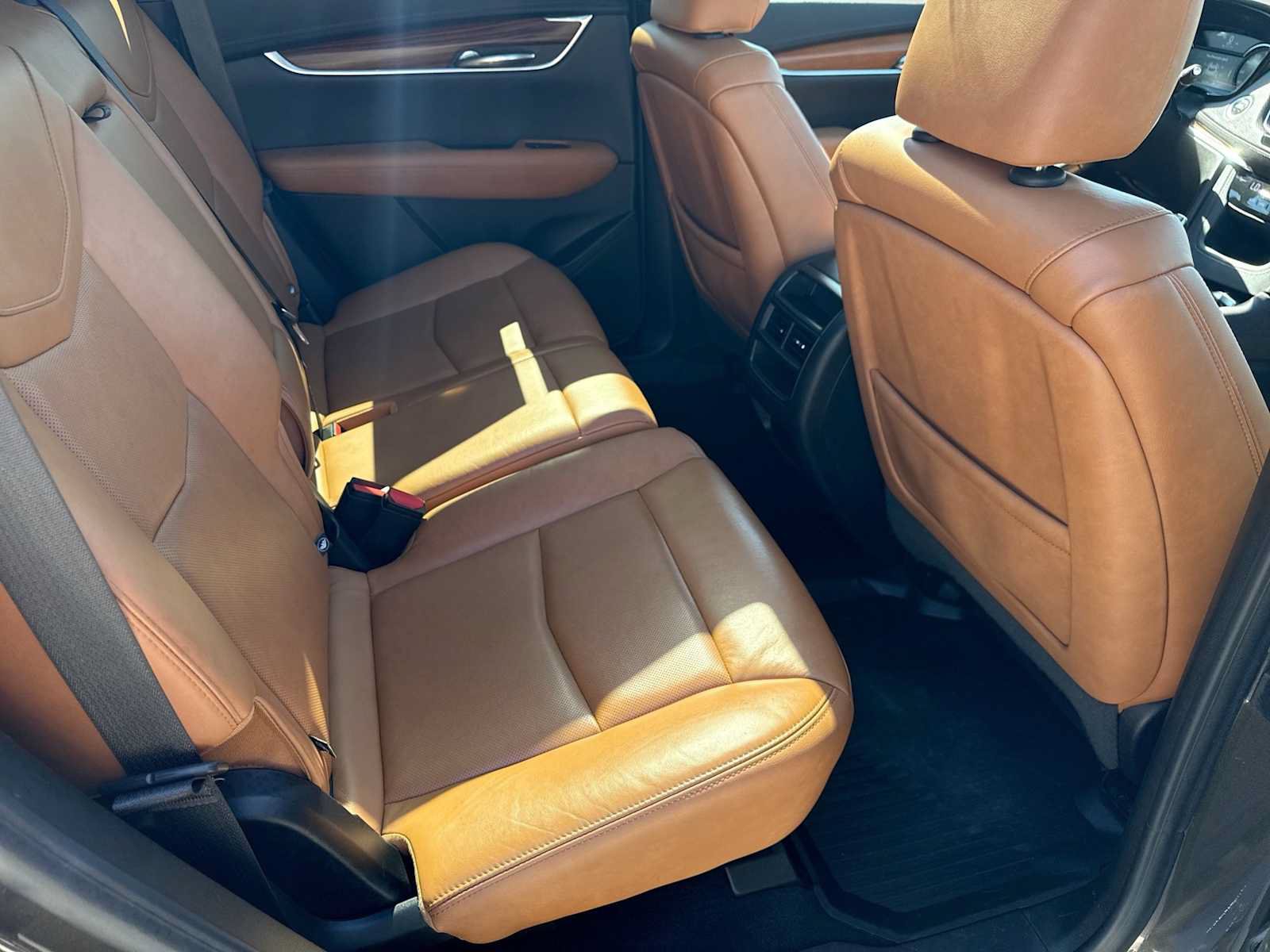 Used 2020 Cadillac XT5 Premium Luxury w/ LPO, Floor Liner Package AWD/4WD image 20