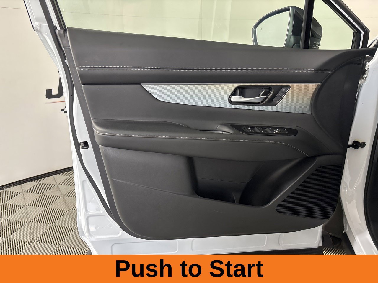 Used 2025 Nissan Murano SL AWD/4WD image 11