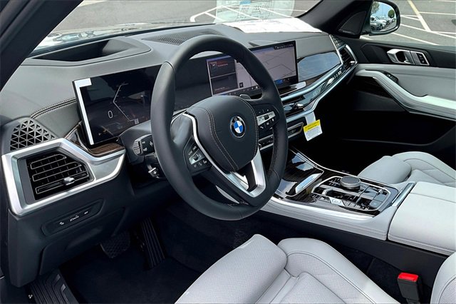 New 2026 BMW X5 xDrive50e w/ Premium Package image 6
