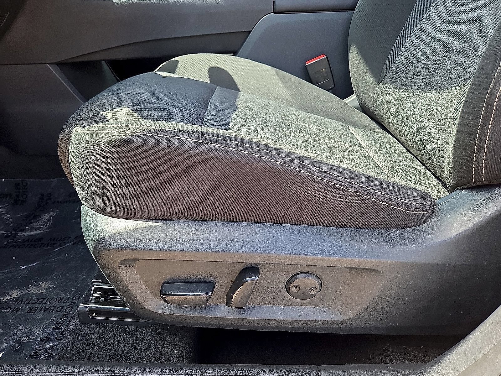 Used 2025 Nissan Rogue SV AWD/4WD image 24