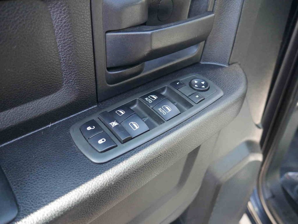 Used 2013 RAM 1500 ST w/ SXT Appearance Group AWD/4WD image 24