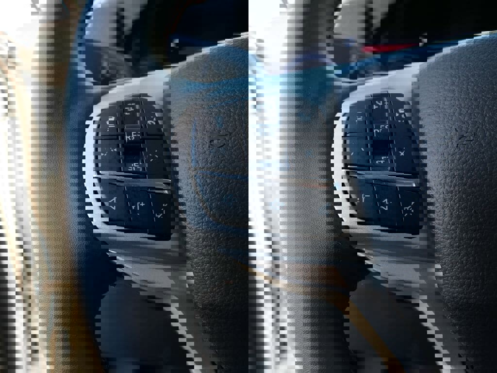 Used 2025 Ford Explorer Active w/ Active Comfort Package image 15