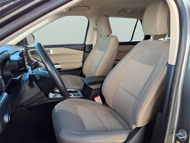 Used 2022 Ford Explorer XLT image 12